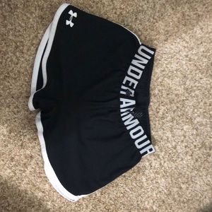 Under Armor shorts youth medium